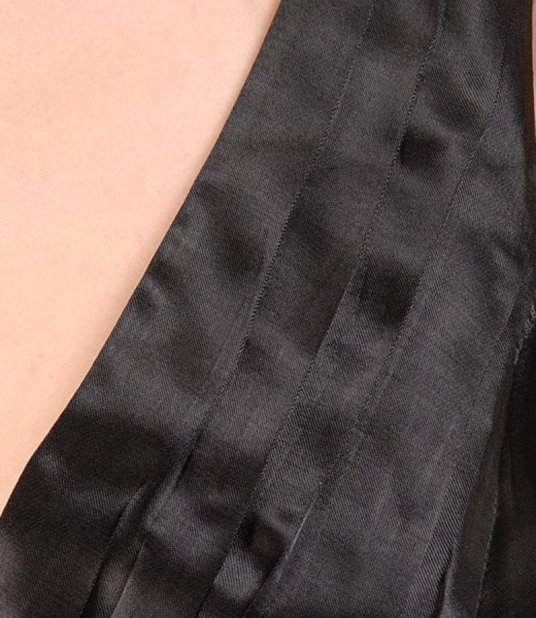 Rochie din saten cu pieptii suprapusi
