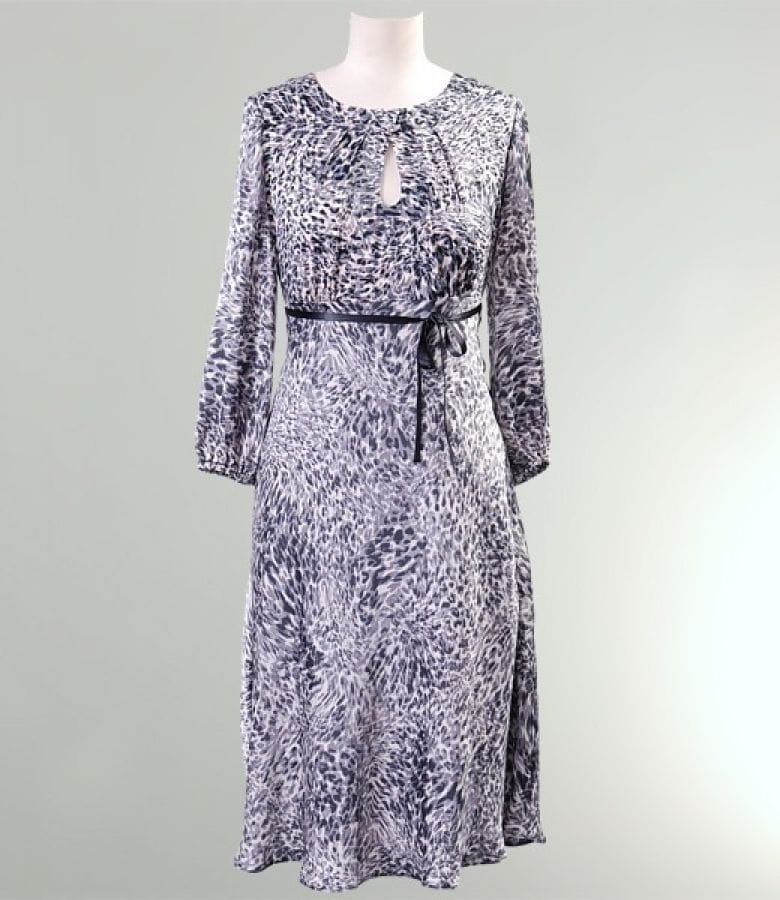 Rochie imprimeu leopard decupata pe decolteu