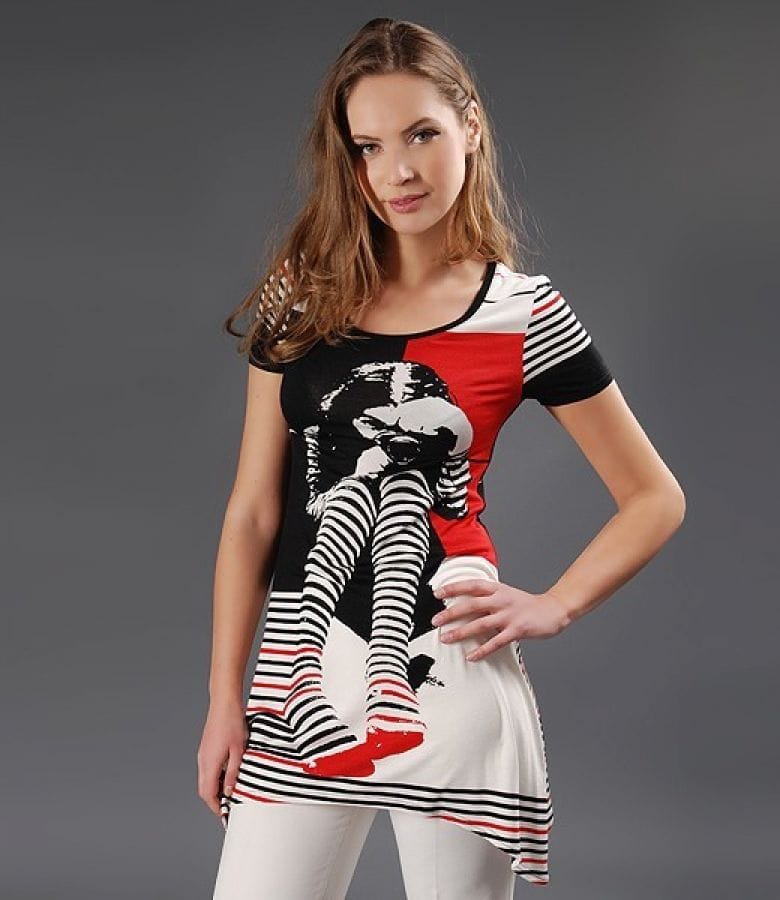 Bluza evazata cu imprimeu alb negru rosu