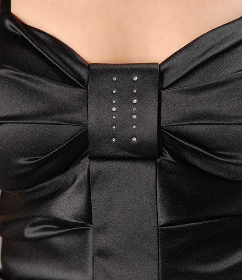 Rochie saten negru cu falduri si aplicatie cristale