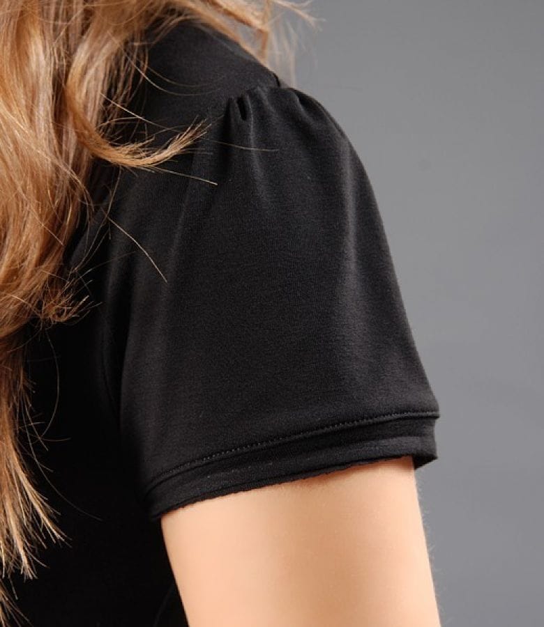Tricou din jerse uni cu decolteu in V si cordon