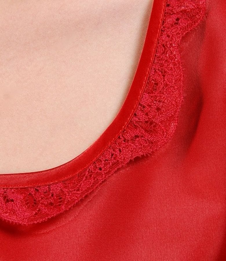 Bluza din saten rosu cu dantela