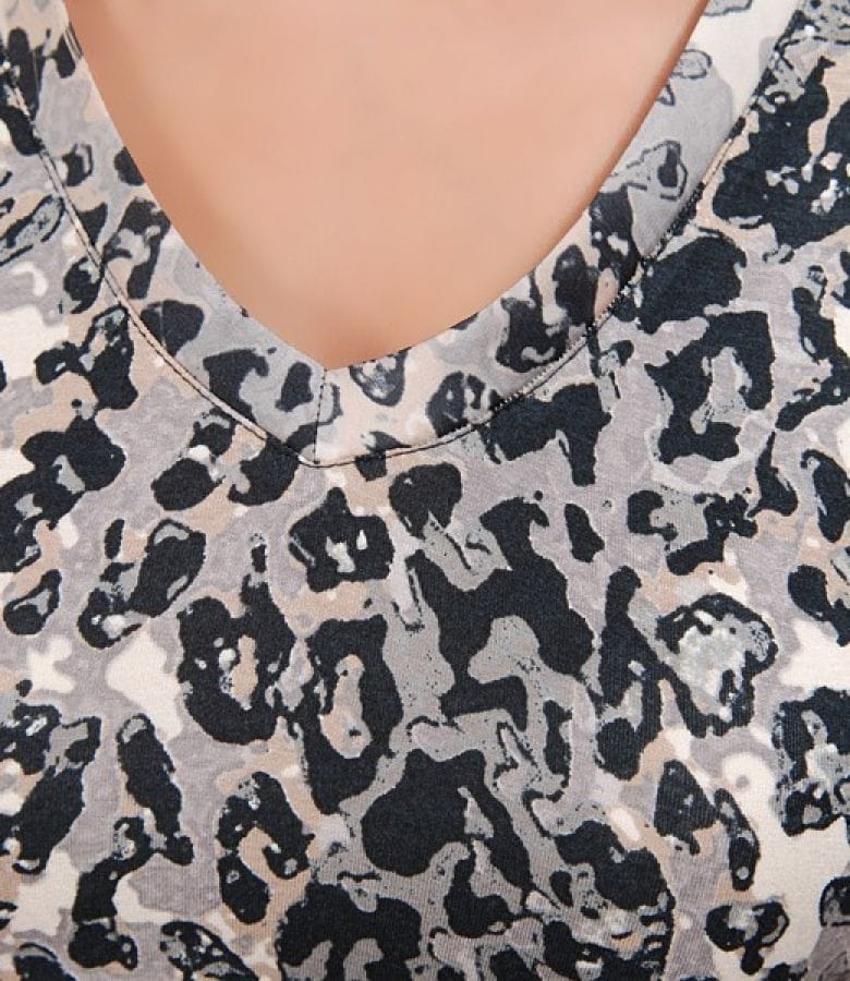 Tricou cu aripioare saten si aplicatie cristale