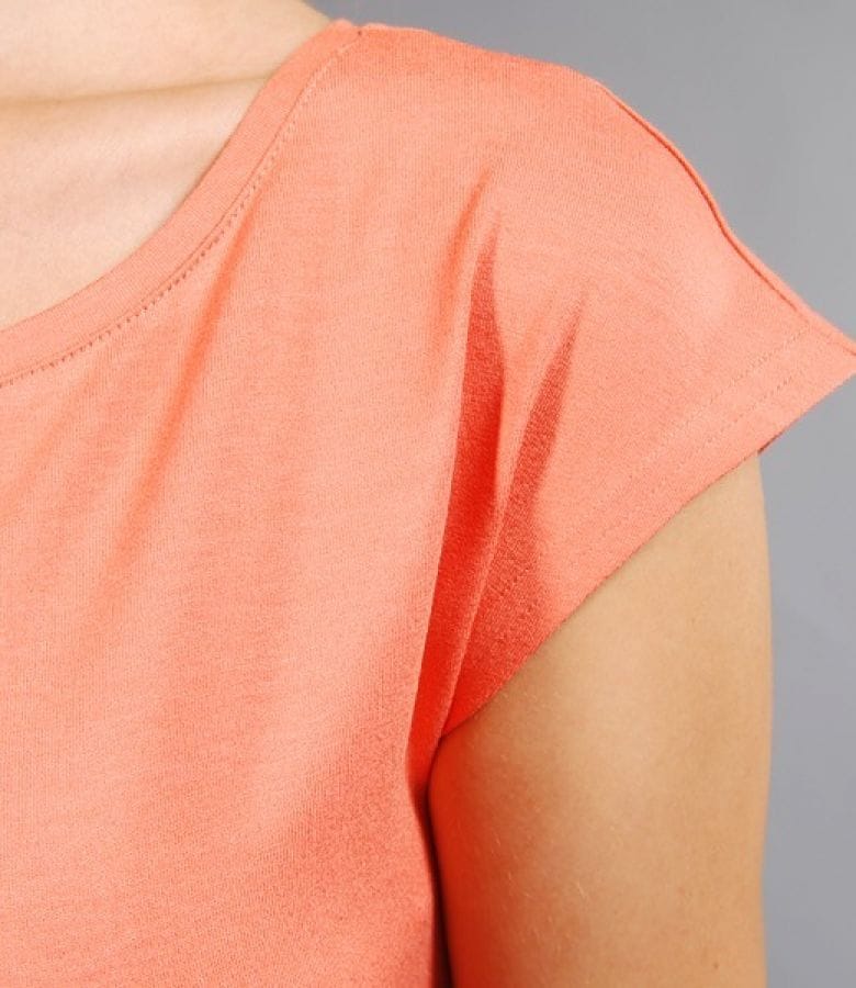 Tricou din jerse uni cu umeri cazuti