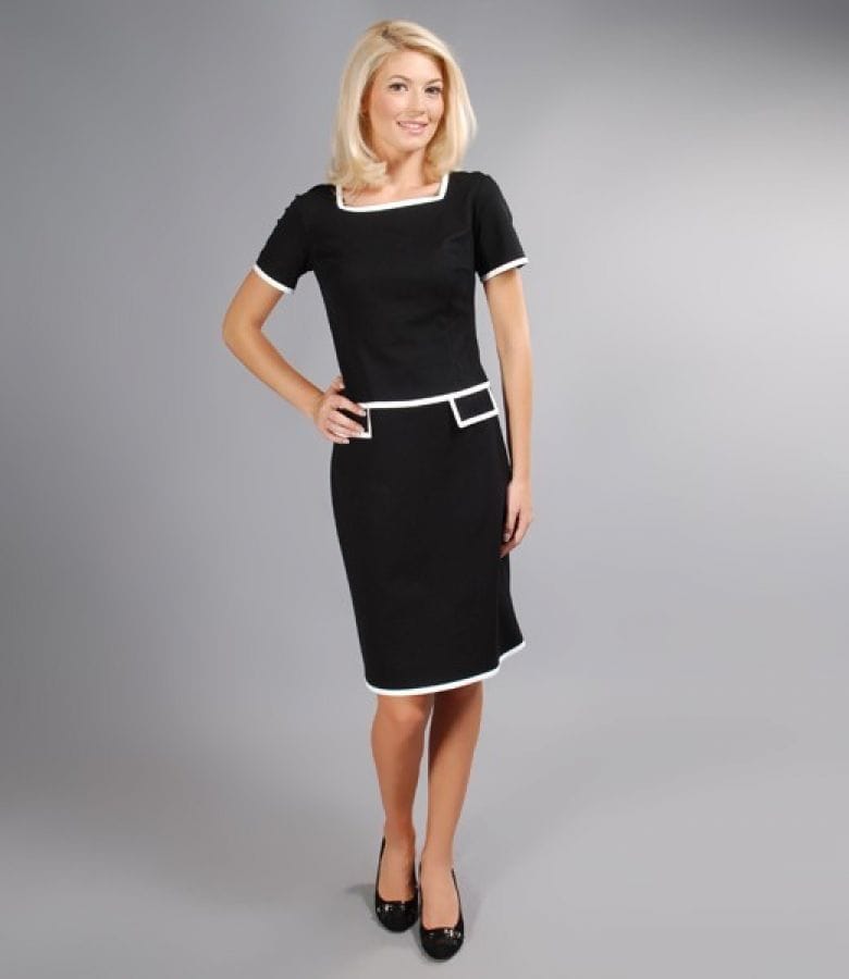 Rochie din jerse gros negru cu garnitura lac