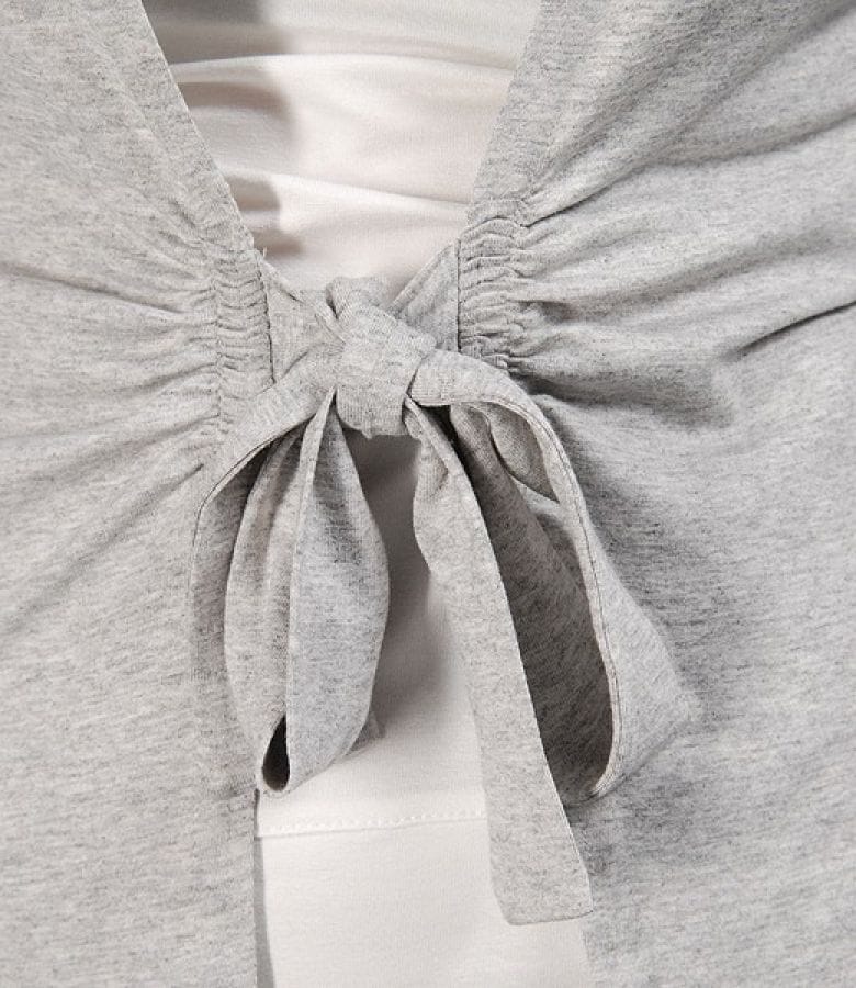 Bluza din jerse gri legata cu cordon