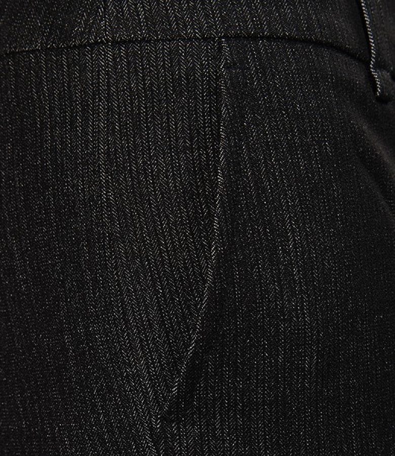 Pantaloni cu buzunare din tesatura elastica gri