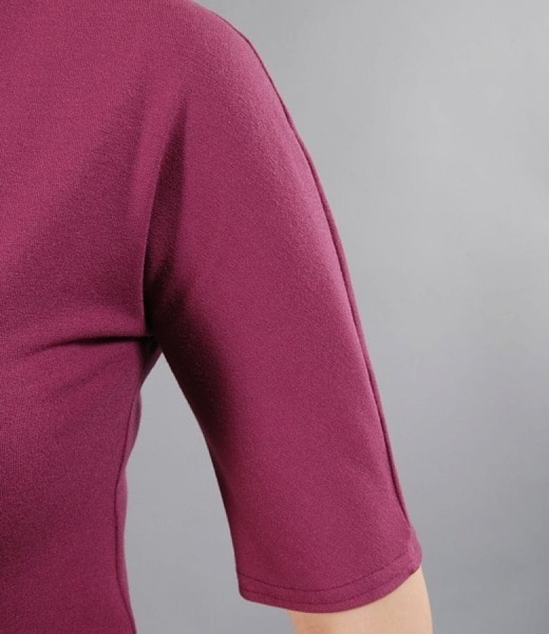 Tricou din jerse elastic gros pe gat