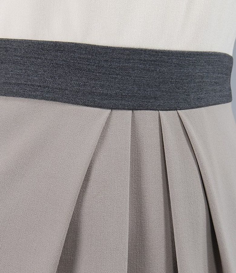 Rochie cu pliuri din stofa elastica bej-gri