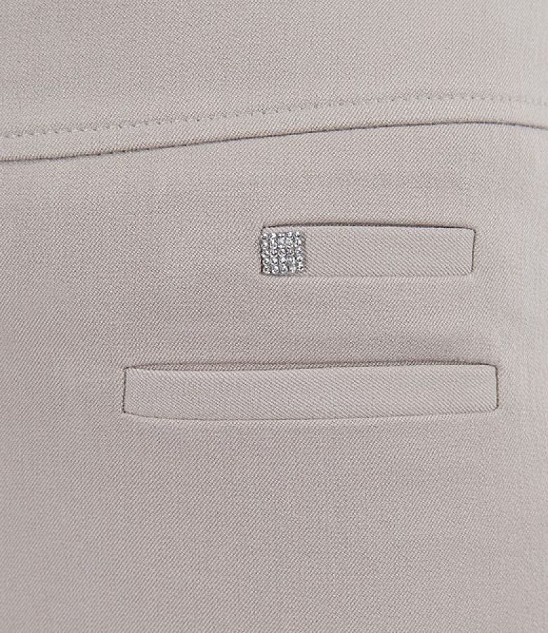 Pantaloni cu buzunare din stofa elastica gri