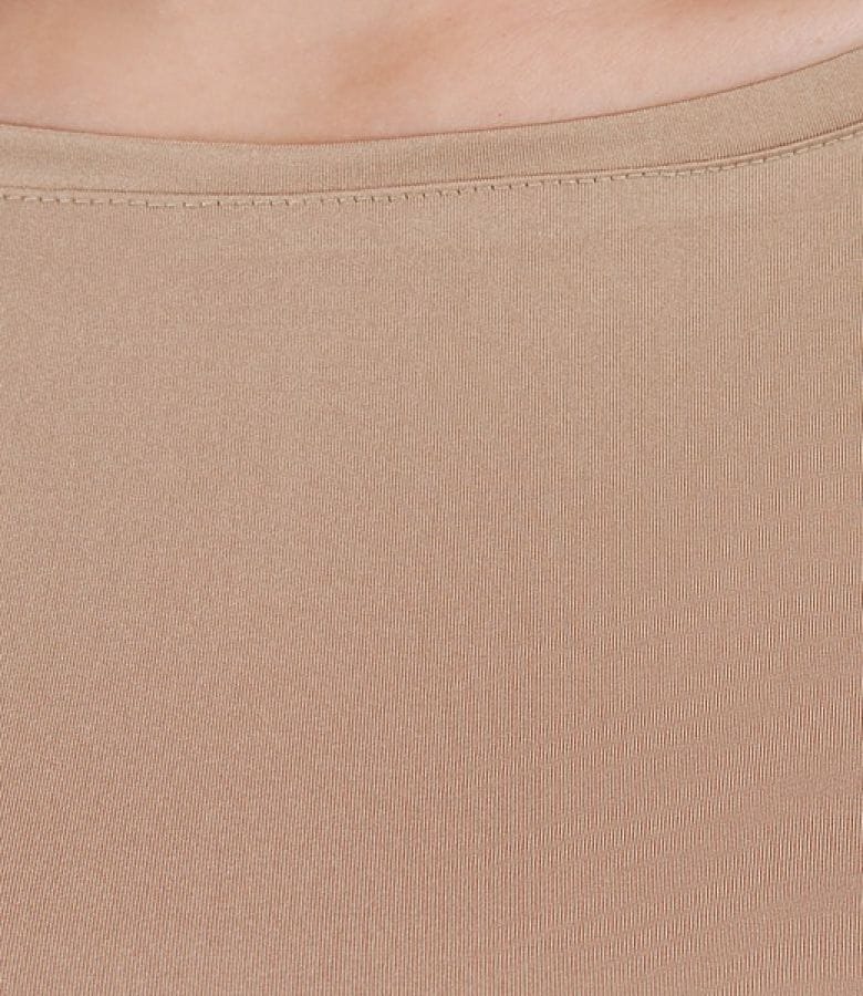 Tricou din jerse satinat cu maneci scurte