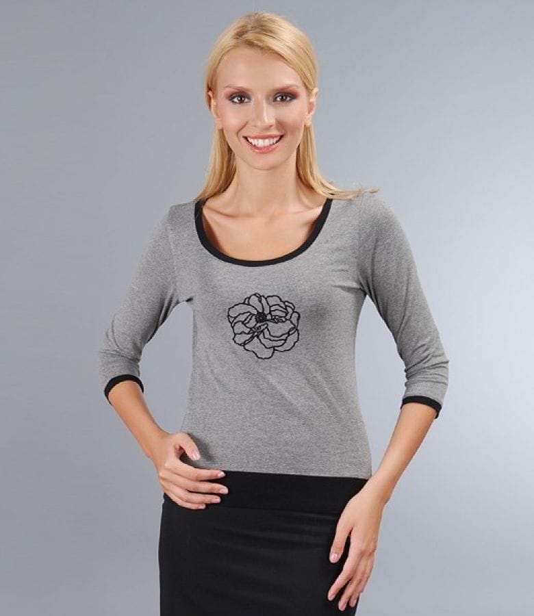 Tricou cu garnitura si floare catifea