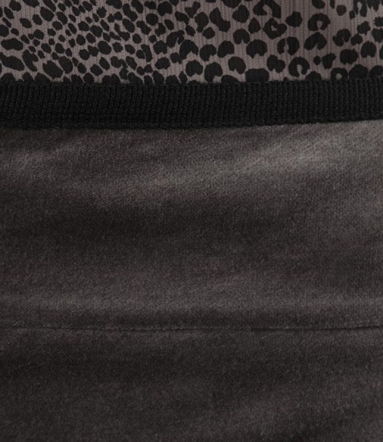 Pantaloni scurti din catifea elastica cu garnitura