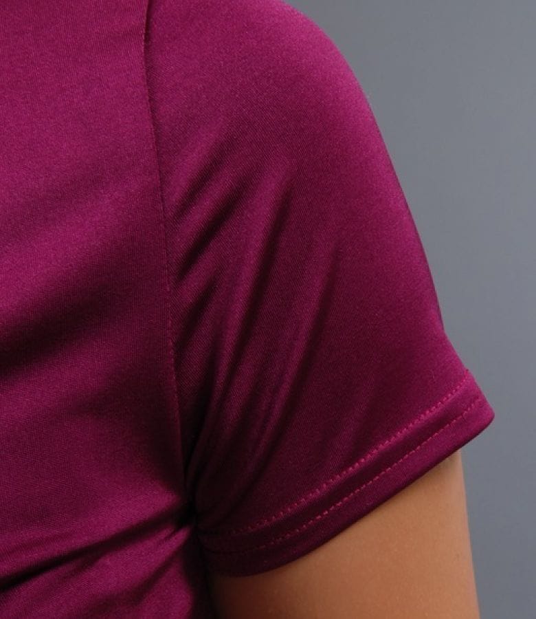 Tricou din jerse satinat cu maneci scurte