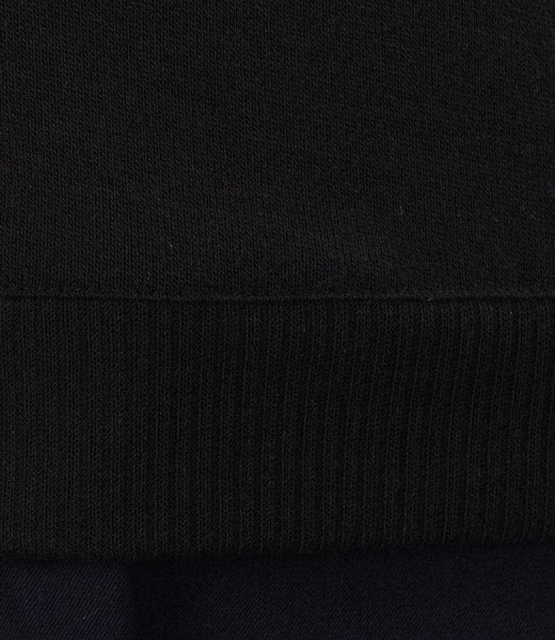 Tricou din jerse elastic cu maneci de dantela