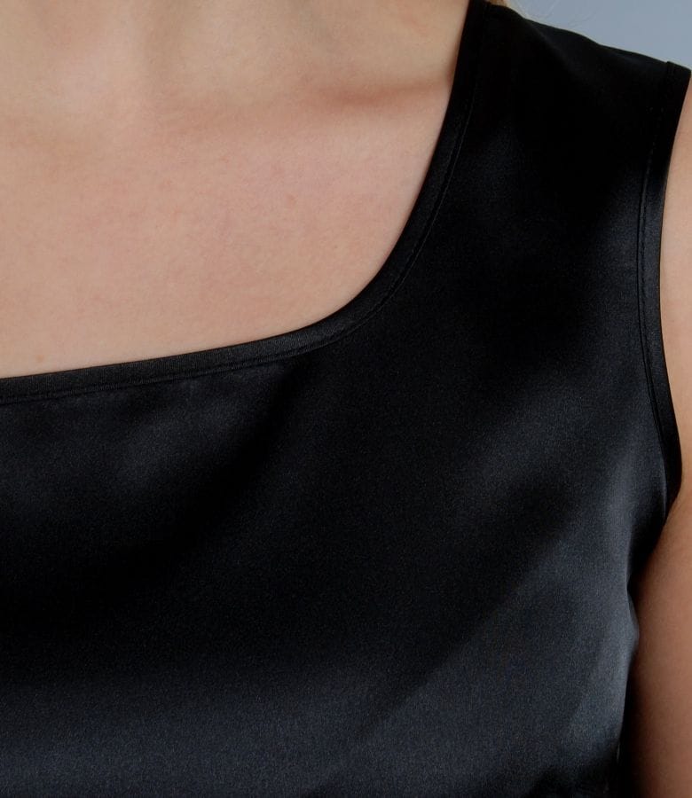 Bluza din saten elastic negru