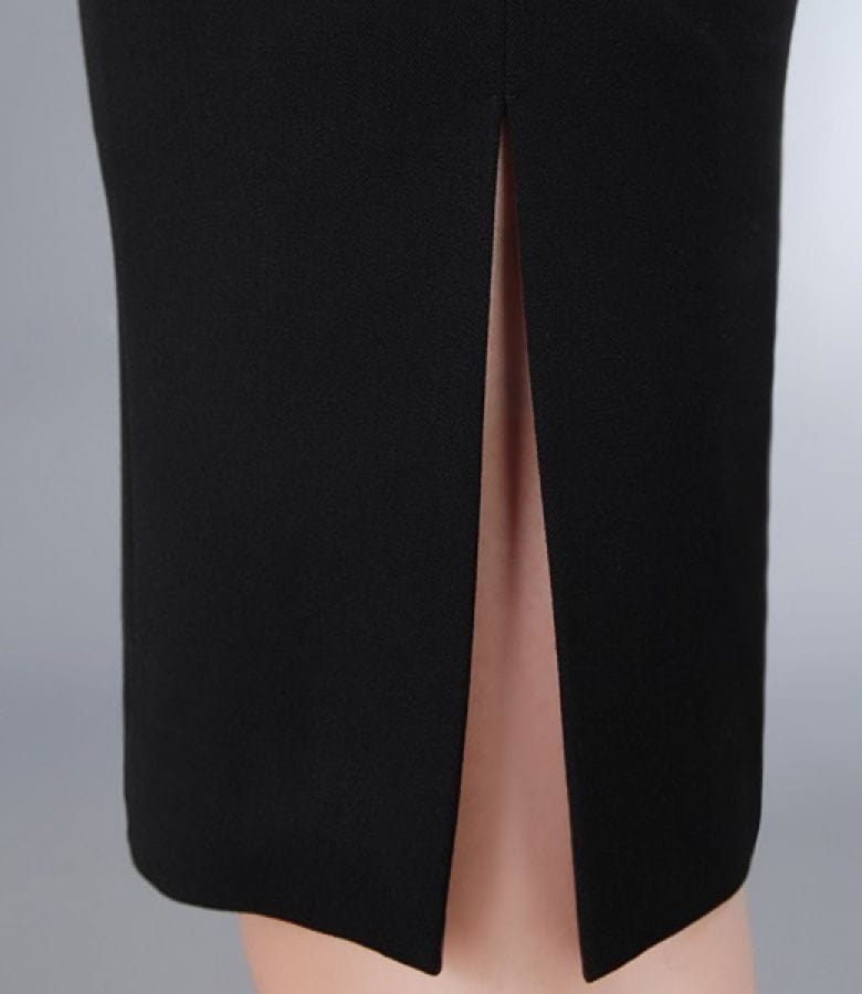 Rochie neagra cu fenta si brandemburguri