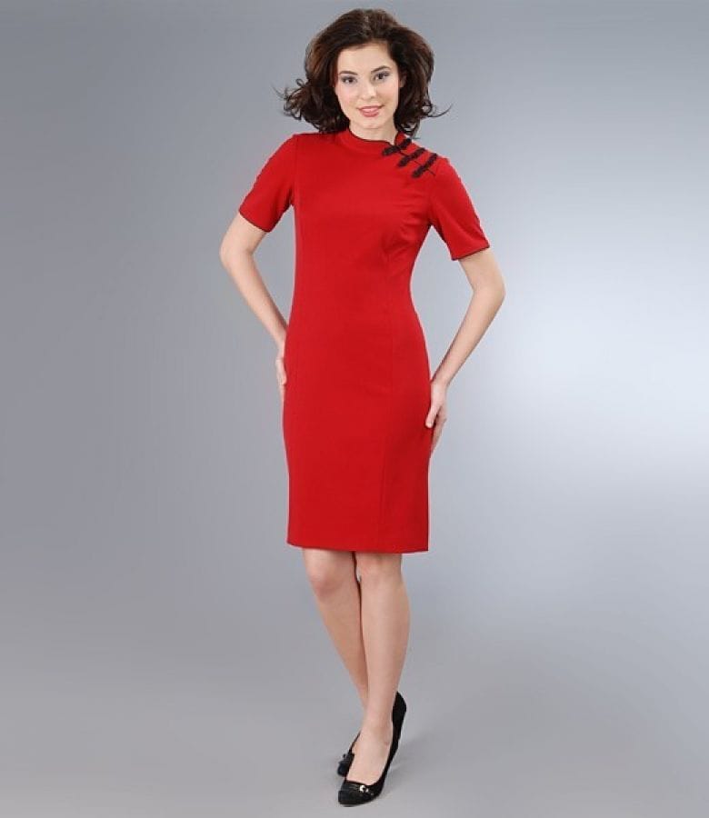 Rochie rosie cu fenta si brandemburguri