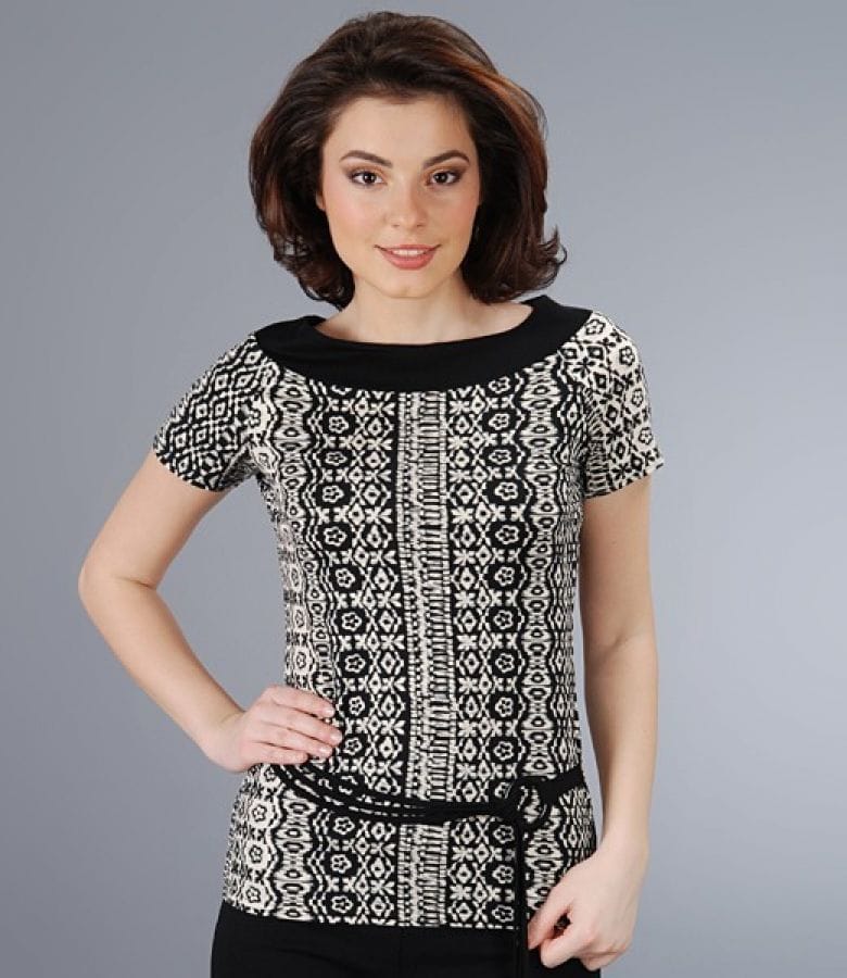 Tricou imprimeu grafic cu cordon