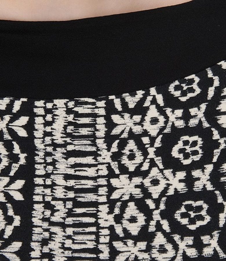 Tricou imprimeu grafic cu cordon