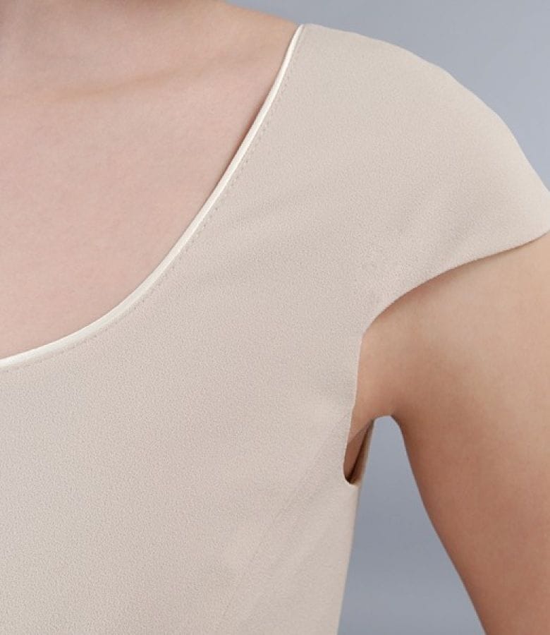 Rochie eleganta bej cu aripioare