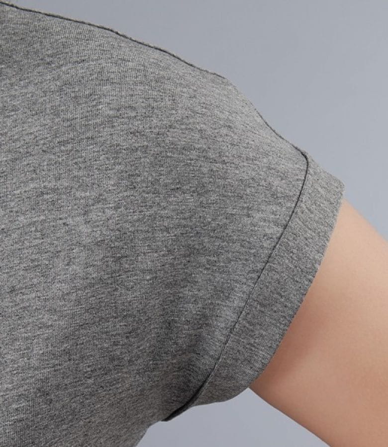 Tricou din jerse elastic uni cu mansete