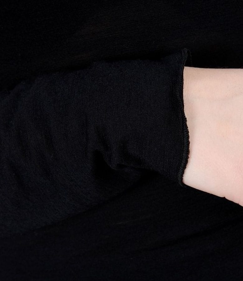 Tricou negru din jerse de lana