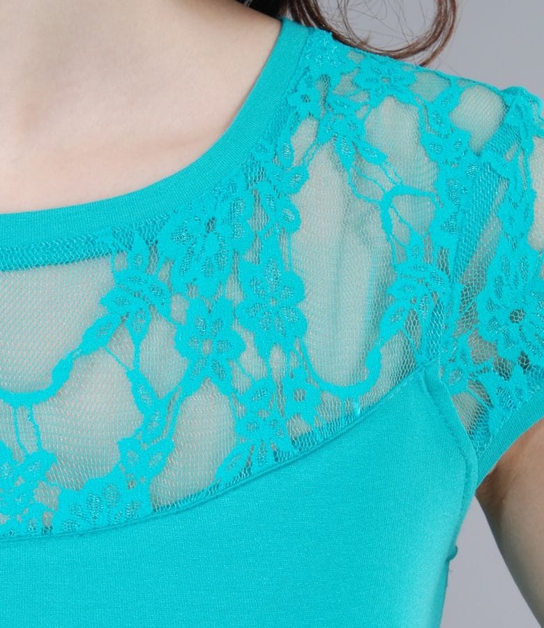 Tricou din jerse elastic cu garnitura de dantela