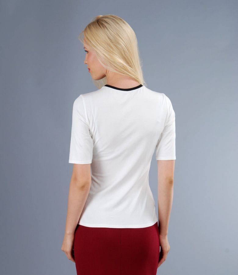 Tricou din jerse cu aplicatie si garnitura
