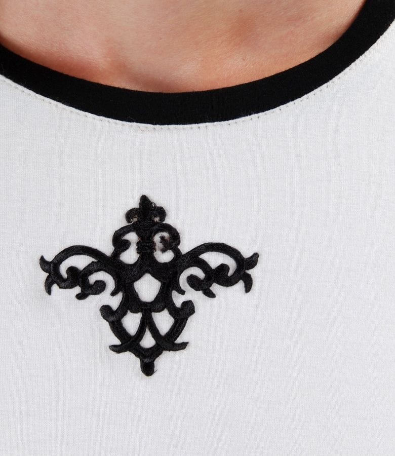 Tricou din jerse cu aplicatie si garnitura