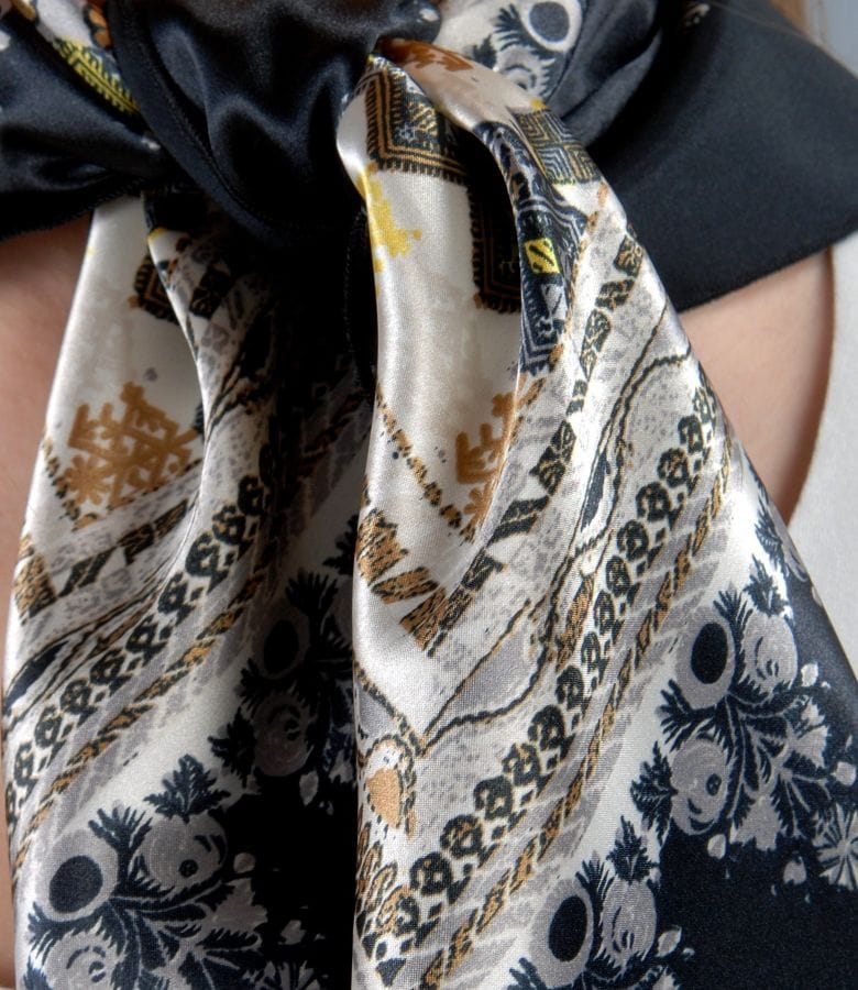 Batic din saten elastic imprimat