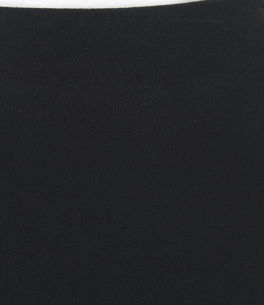 Fusta neagra din stofa elastica plina