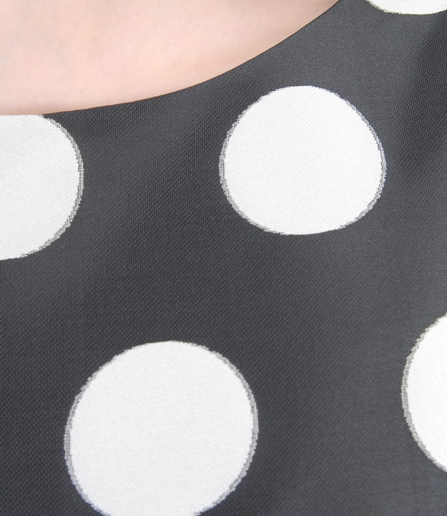 Rochie evazata cu buline si cordon rosu