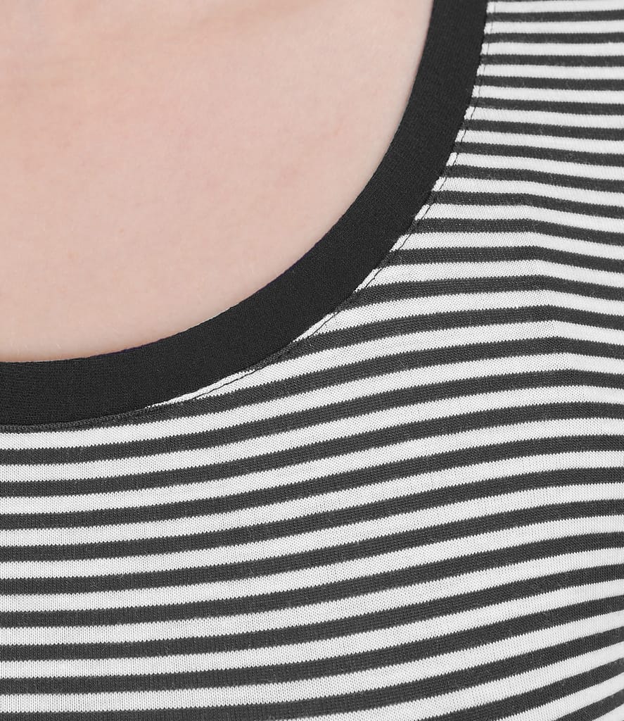 Tricou din jerse elastic cu garnitura