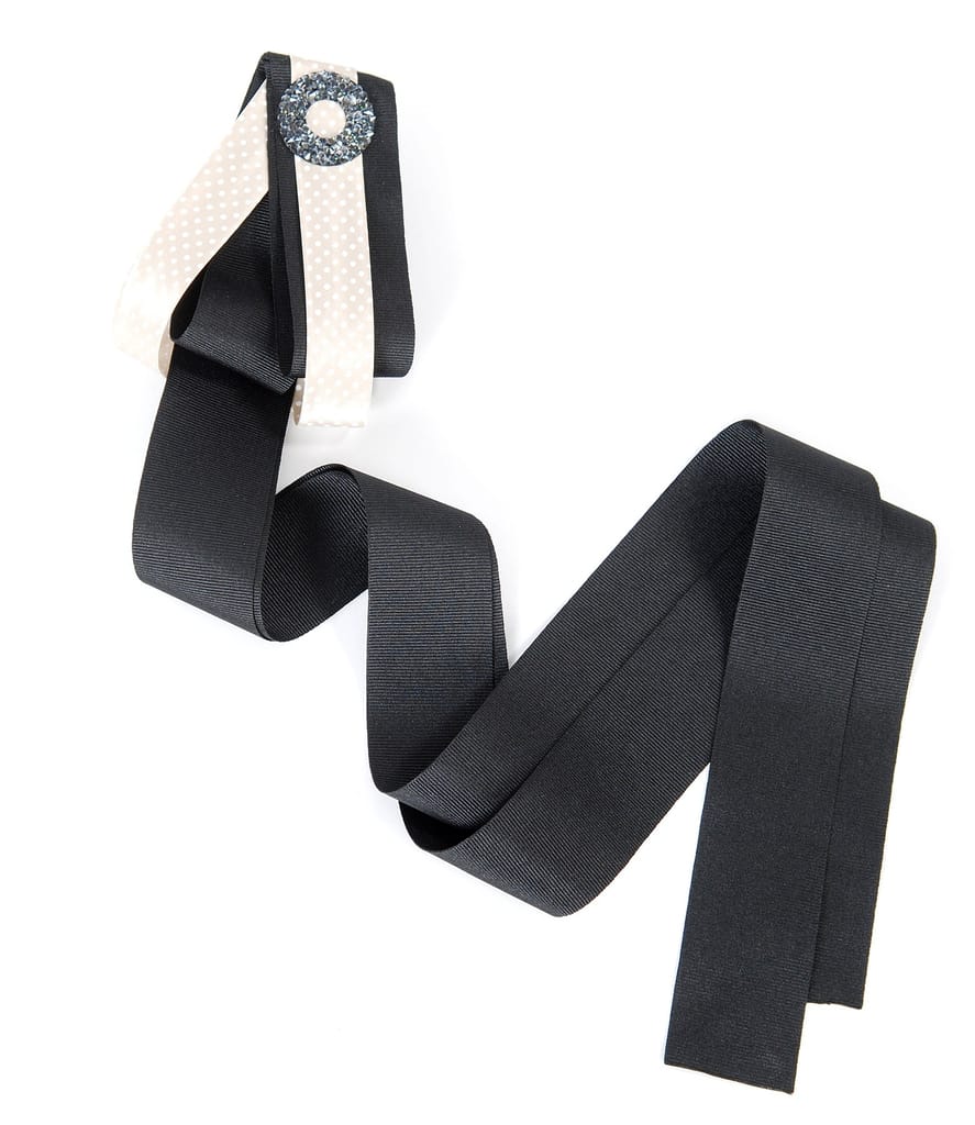 Brosa accesoriu din rips cu aplicatie de cristale