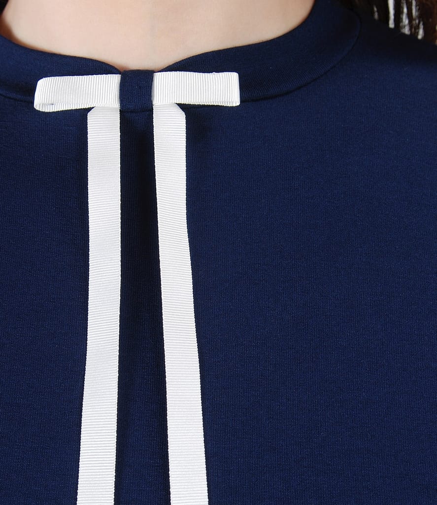 Bluza eleganta cu funda pe decolteu