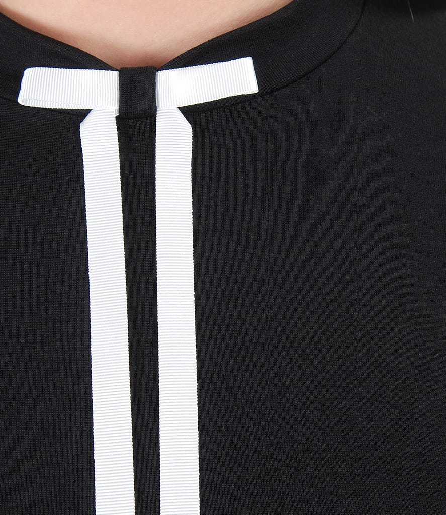 Bluza eleganta cu funda pe decolteu