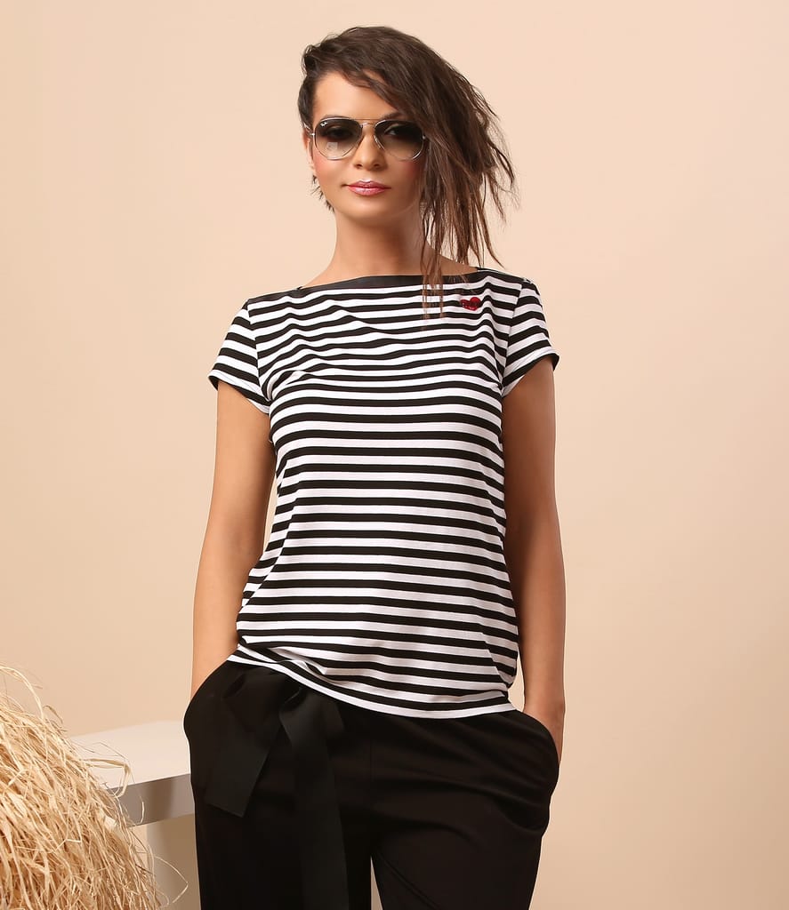 Bluza din jerse elastic cu aplicatie de cristale