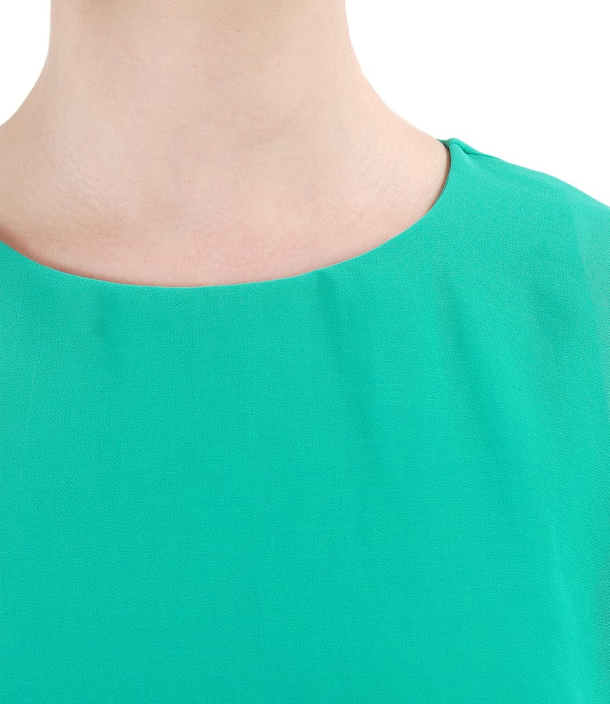 Bluza eleganta cu pelerina din voal si nasture la spate