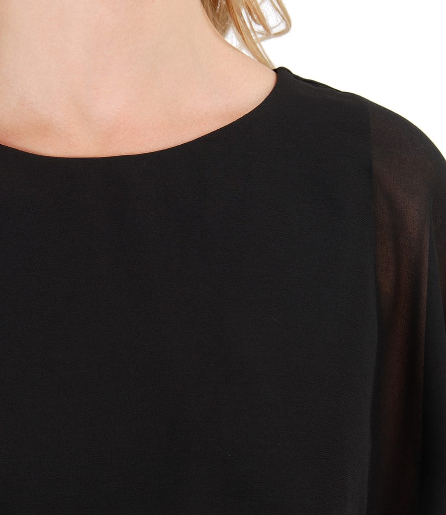 Bluza eleganta cu pelerina din voal si nasture la spate