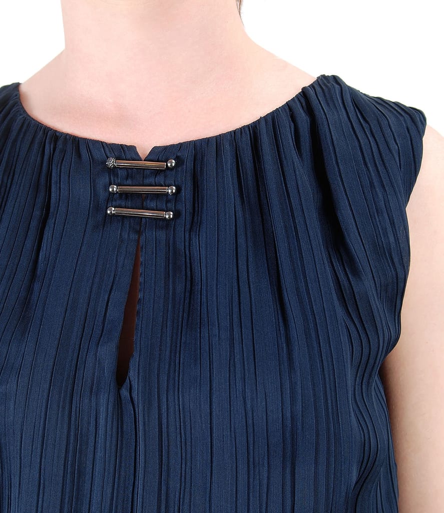 Rochie din voal creponat si accesorii cu cristale