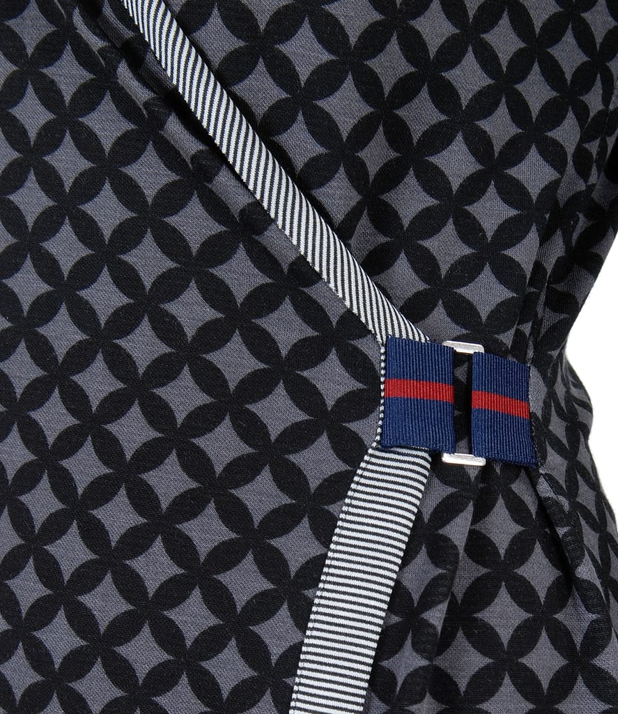 Rochie din jerse elastic imprimat cu motive geometrice