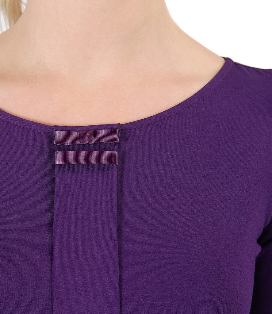 Bluza cu maneca lunga si funda din rips la decolteu