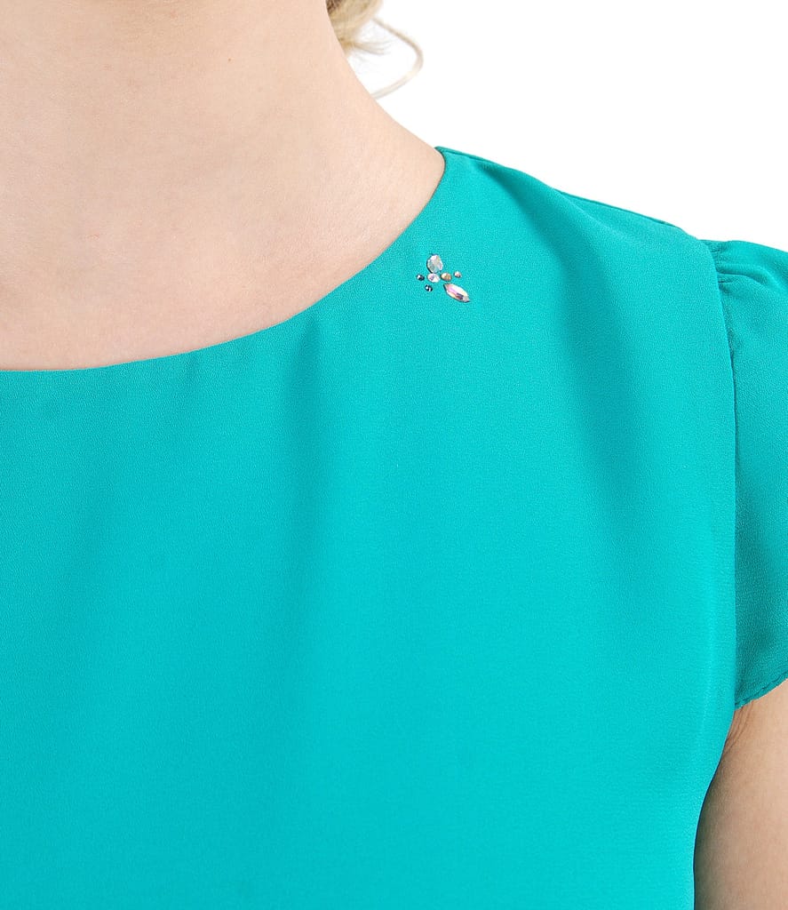 Rochie din voal cu aplicatie de cristale