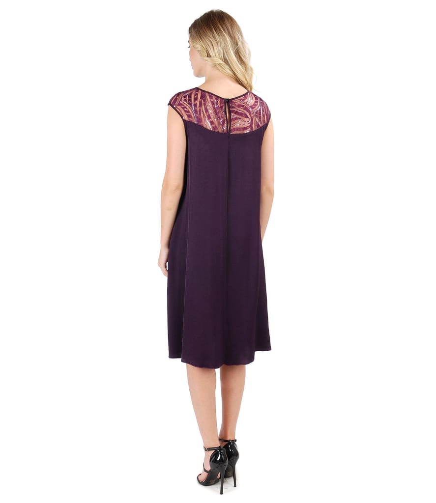 Rochie din crep de viscoza cu platca din dantela cu paiete