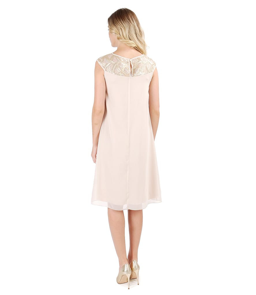 Rochie evazata din voal cu platca din dantela cu paiete