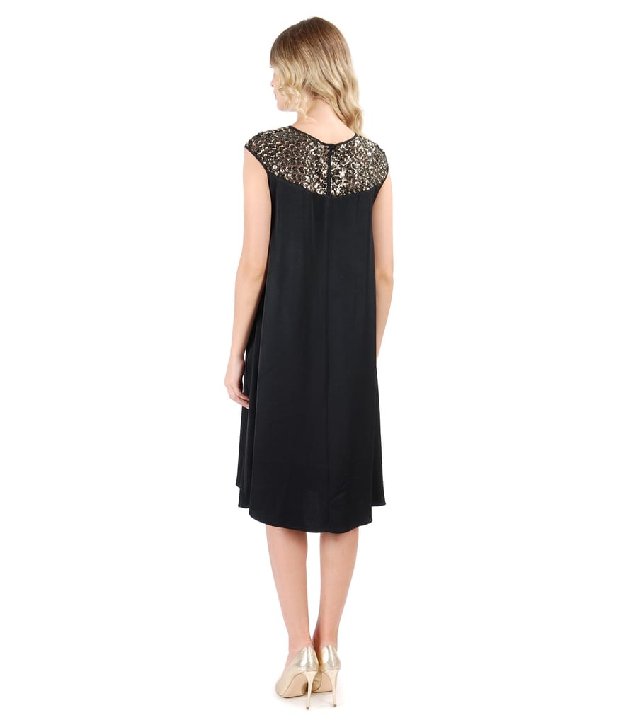 Rochie din crep de viscoza cu platca din dantela cu paiete