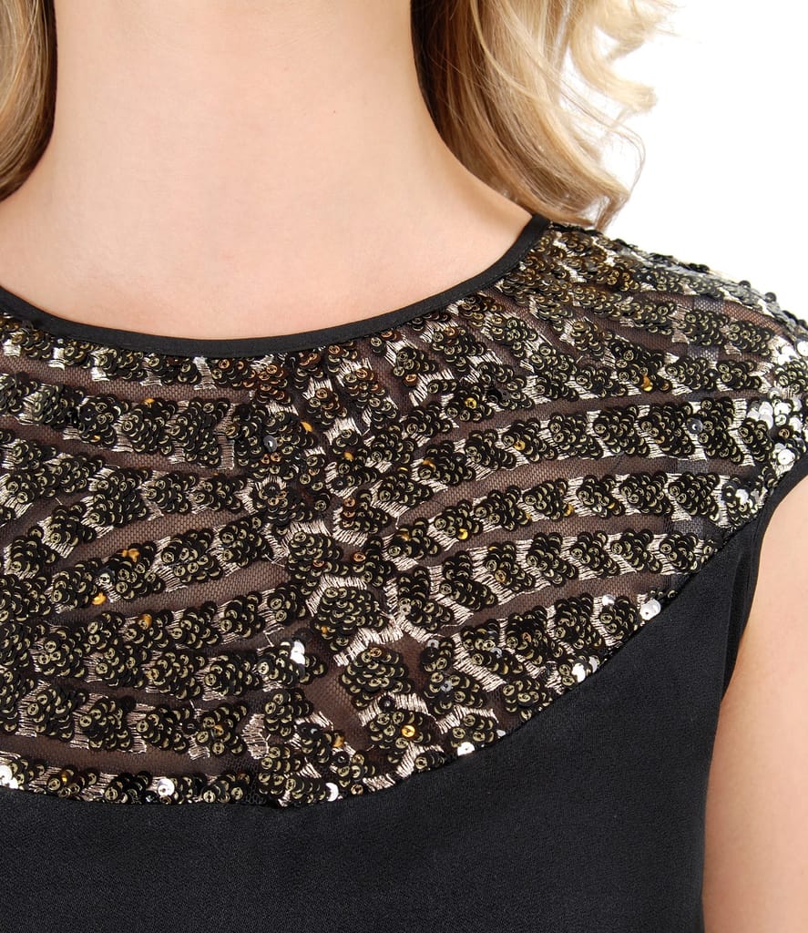 Rochie din crep de viscoza cu platca din dantela cu paiete