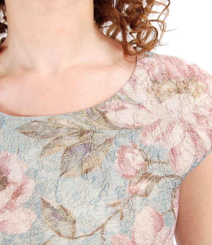 Rochie din brocart elastic cu fir metalic auriu