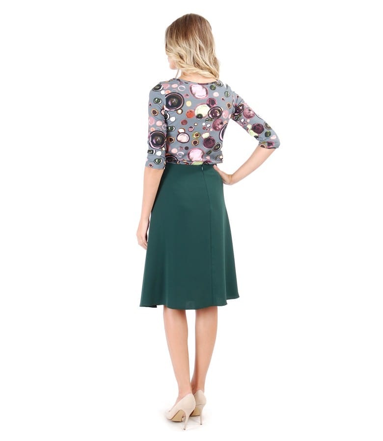 Fusta semiclos cu bluza din jerse elastic imprimat